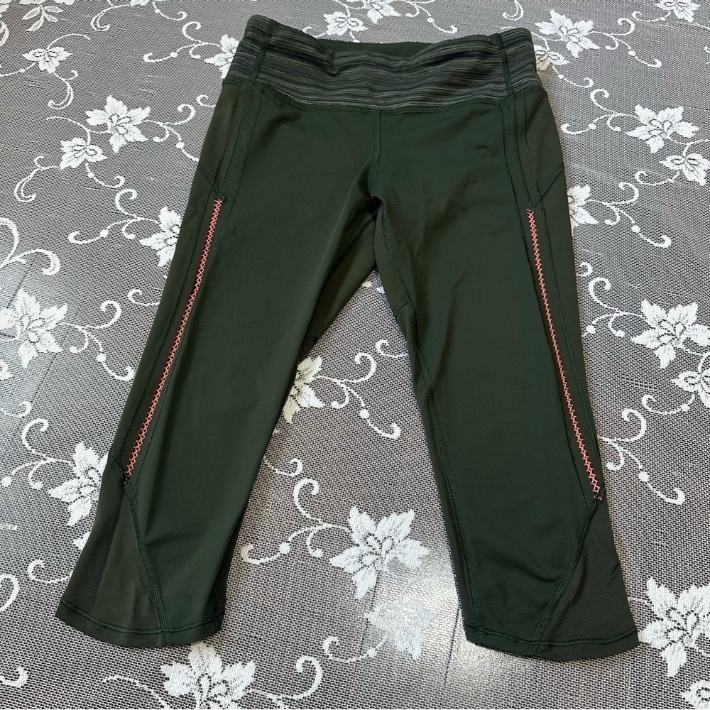 Lululemon Green Capri Leggings